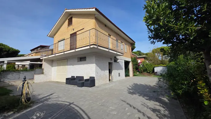 Villa bifamiliare a Tarquinia, Tarquinia Lido — fotografia 1